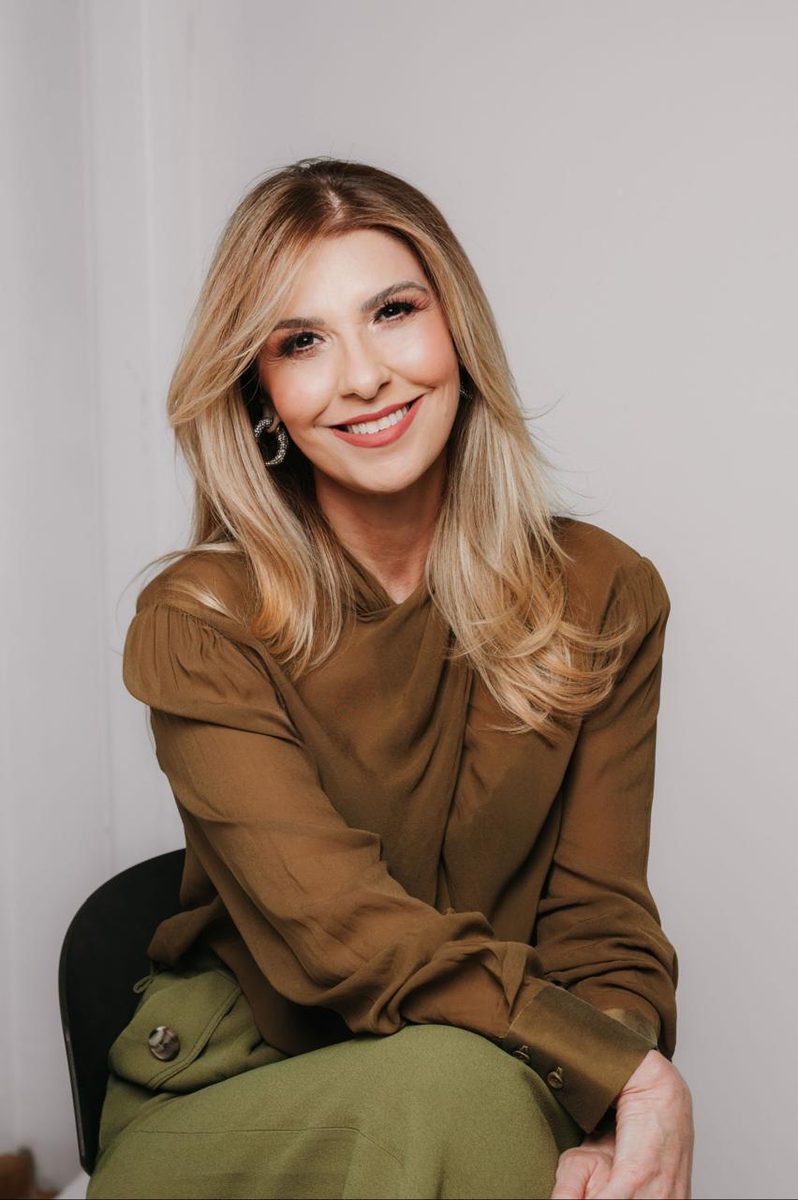 Dra. Adriane Dias