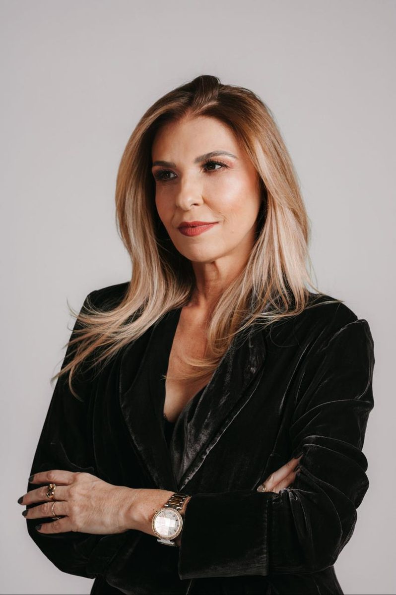 Dra. Adriane Dias